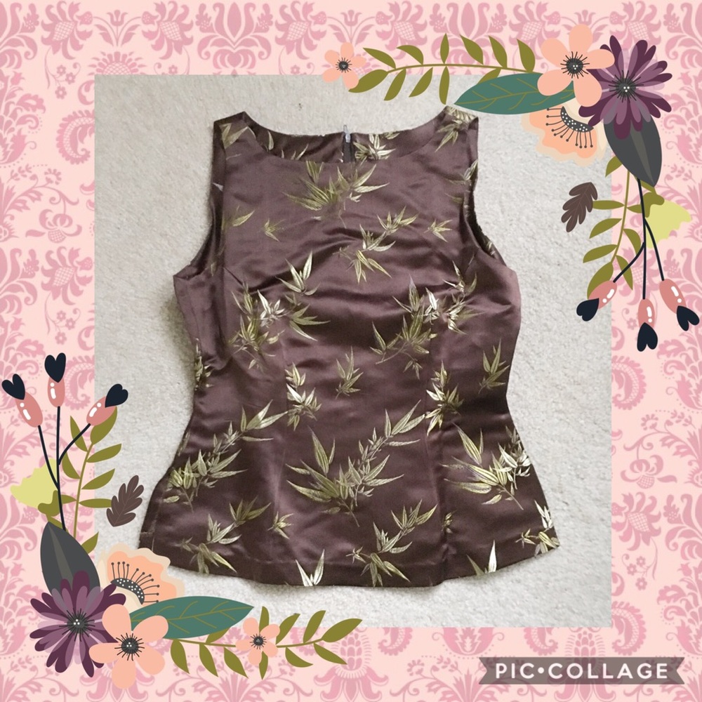 PRETTY SLEEVELESS BLOUSE